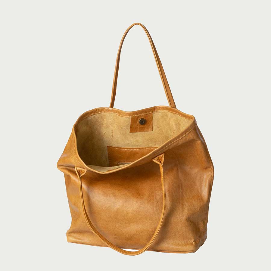 Three interiors. Button closure.