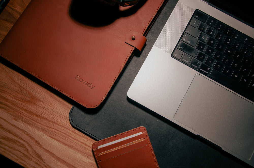 ROWDY corporate leather laptop case with card holder and pen